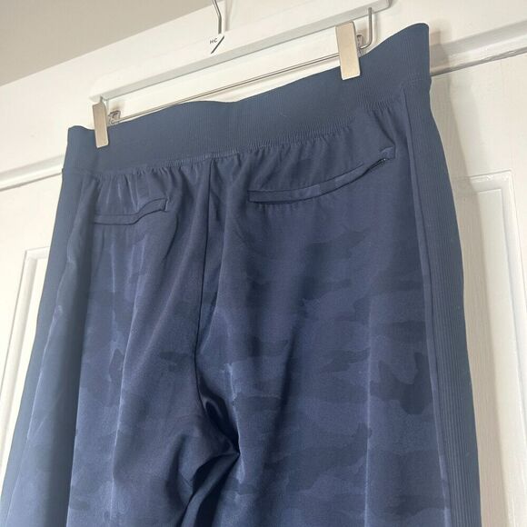 Athleta Brooklyn Heights Navy Blue Camo Jogger Pants Size 12 - Picture 7 of 9
